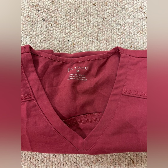 Jaanuu scrub top - Picture 7 of 7